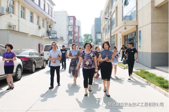 公司组织员工走进“百年巧匠”参观学习